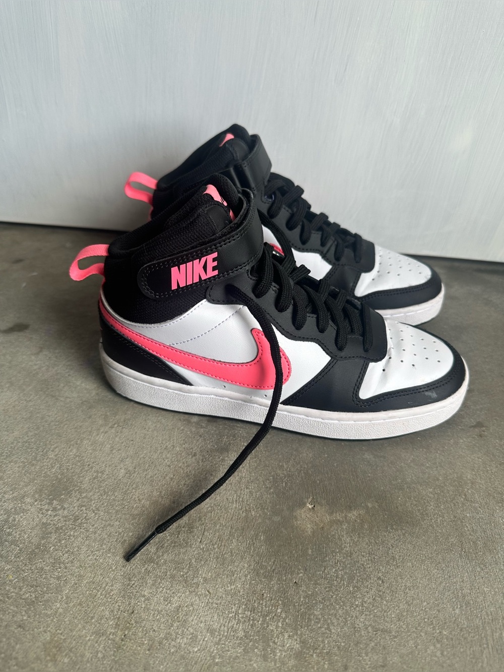 Nike Women's High-Top Sneakers Black White Pink